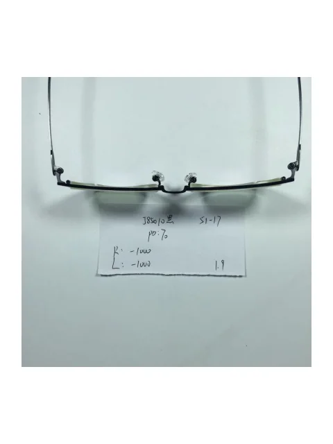 1.9超薄玻璃镜片 R:-1000 L:-1000 PD:70 镜框：85010（51-17）
