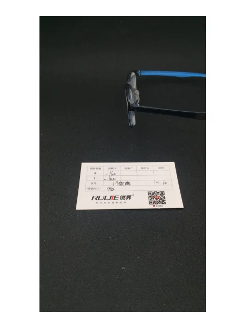 1.9超薄玻璃镜片 R:-1600 L:-1600 PD:68镜框：9163